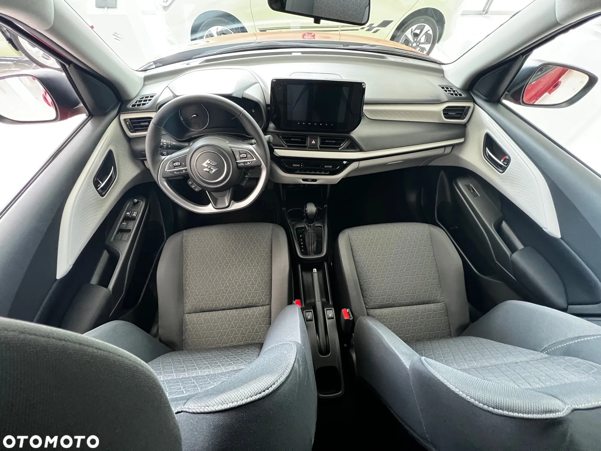 Suzuki Swift 1.2 Dualjet SHVS Premium Plus CVT - 5