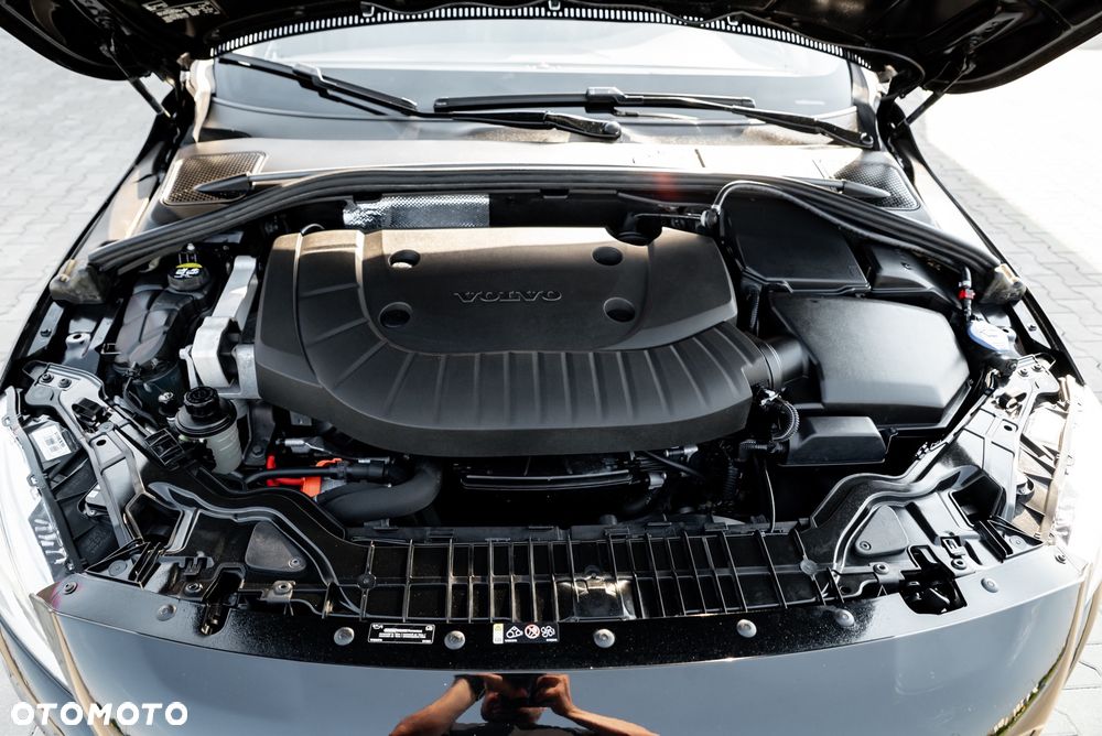 Volvo V60 D6 AWD Plug-in Hybrid Summum - 40