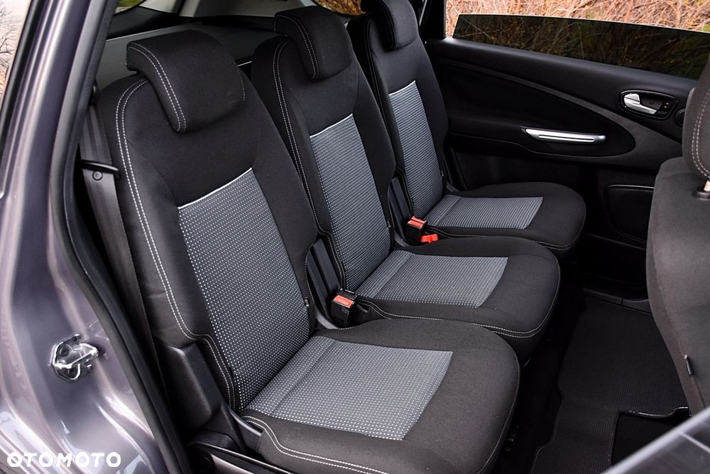 Ford S-Max 2.0 TDCi DPF Business Edition - 37