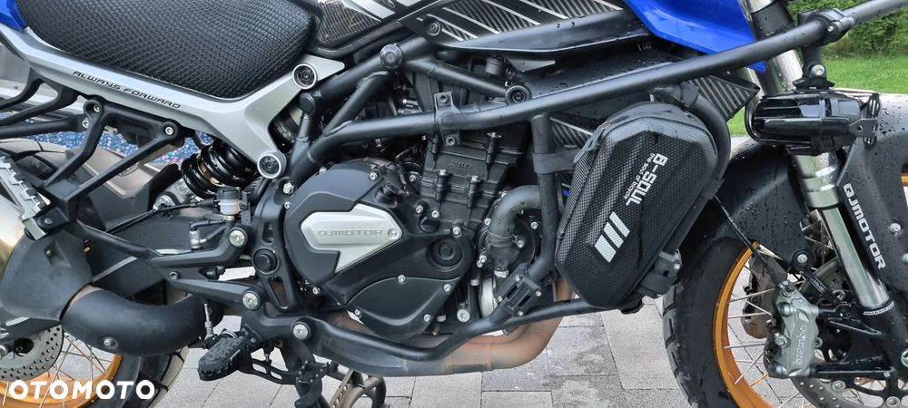 QJMOTOR SRT 800SX - 12