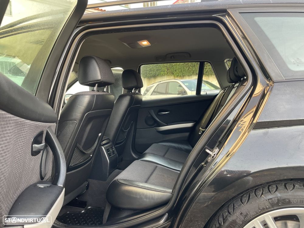 BMW 320 d Touring Navigation Sport - 9