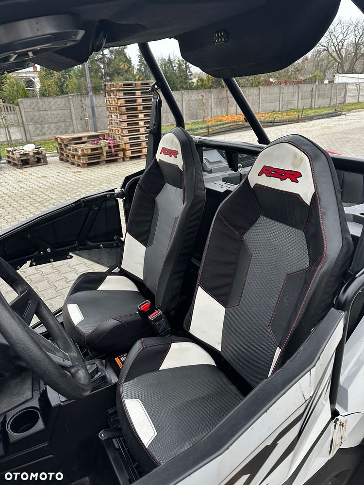 Polaris RZR - 12