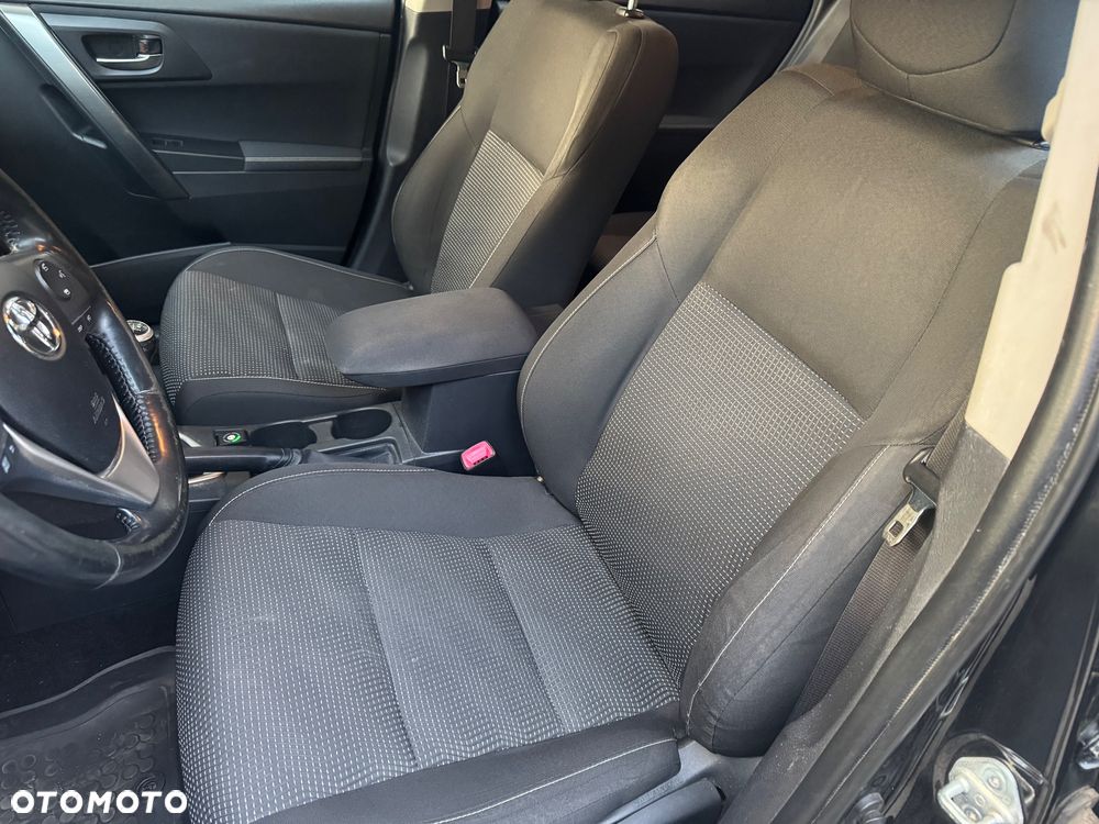 Toyota Auris 1.6 Premium + - 16