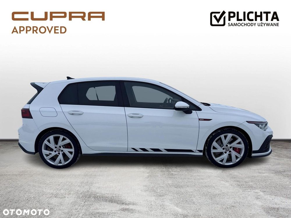 Volkswagen Golf - 8