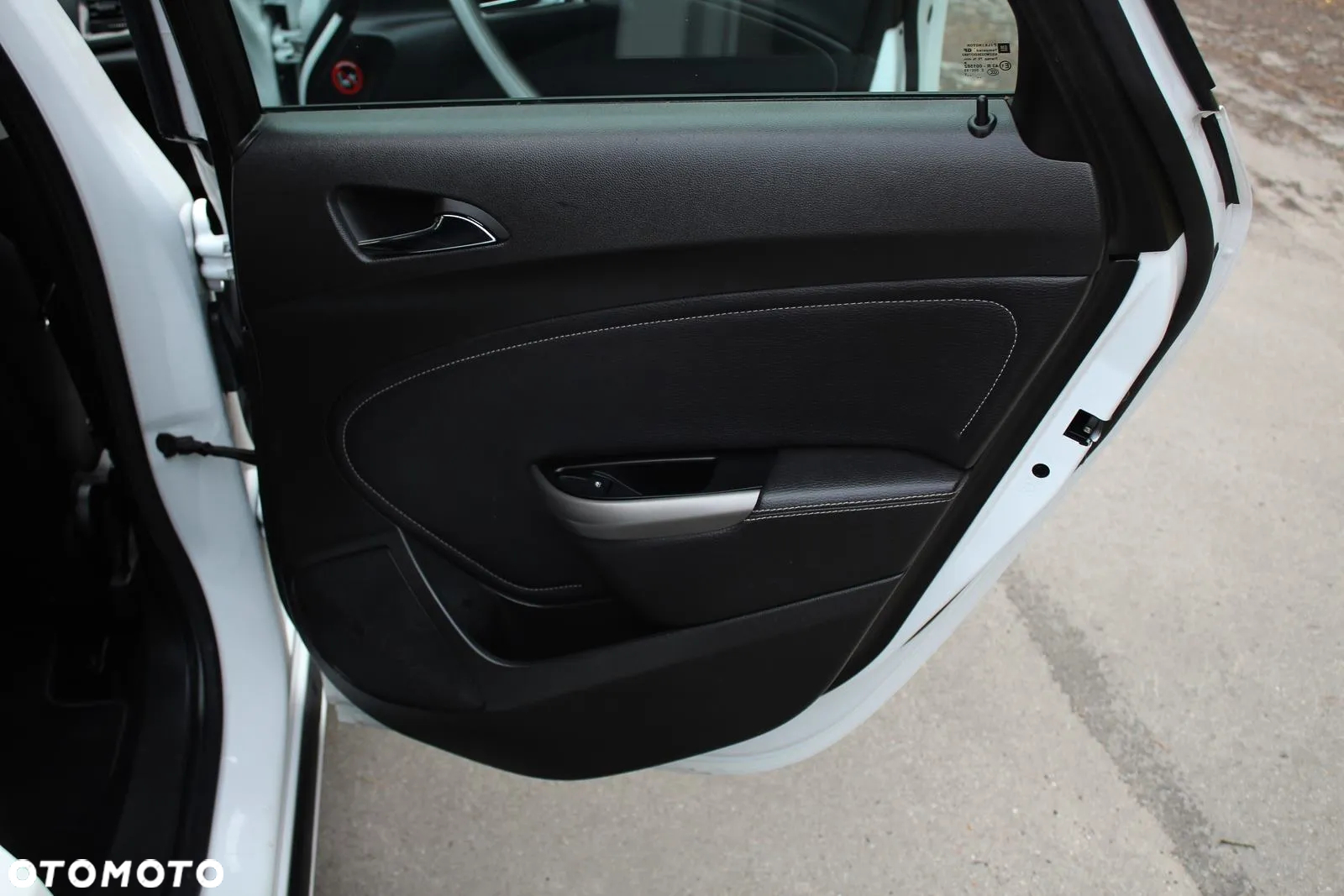 Opel Astra 1.7 CDTI DPF Cosmo - 17
