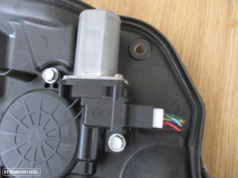 Elevador vidro electrico Mazda 2 frente esquerdo - 3