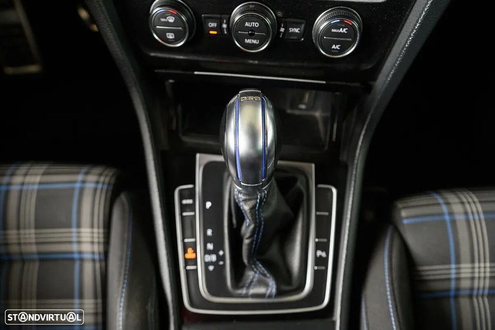 VW Golf 1.4 GTE Plug-In-Hybrid DSG - 54