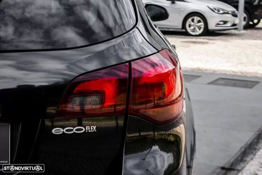 Opel Astra Sports Tourer - 8