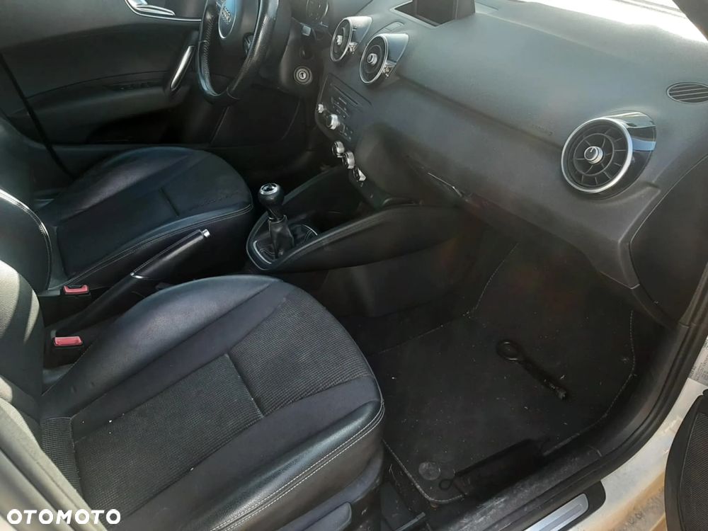 Audi A1 Sportback 1.6 TDI S line edition - 16