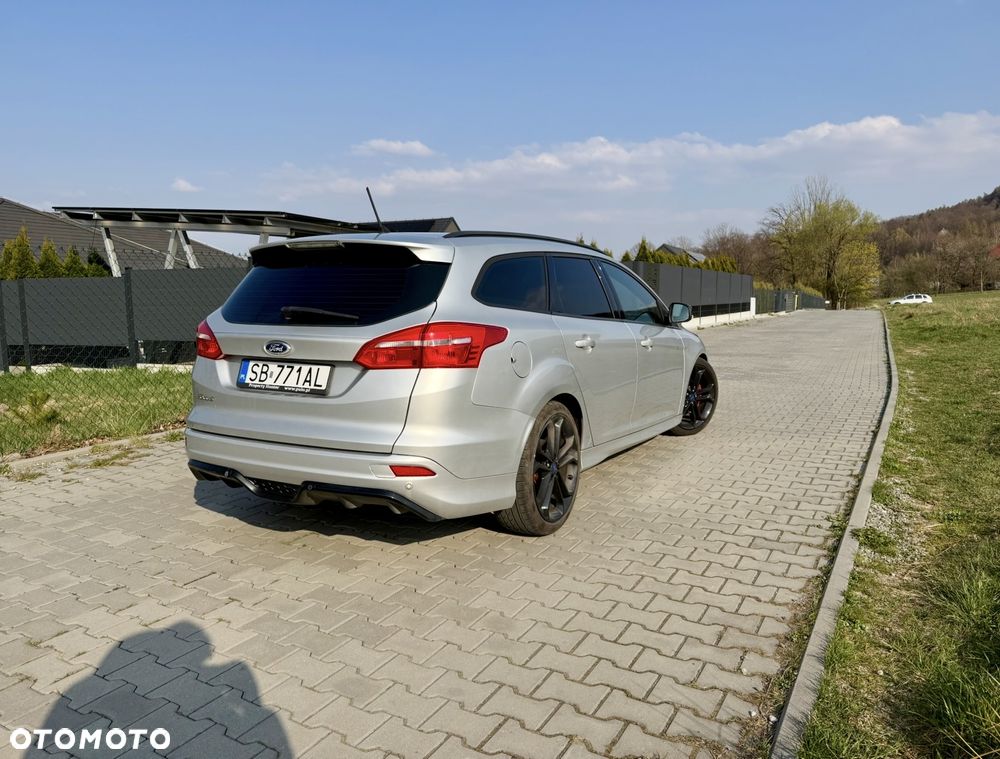 Ford Focus 1.5 TDCi ST-Line PowerShift - 6