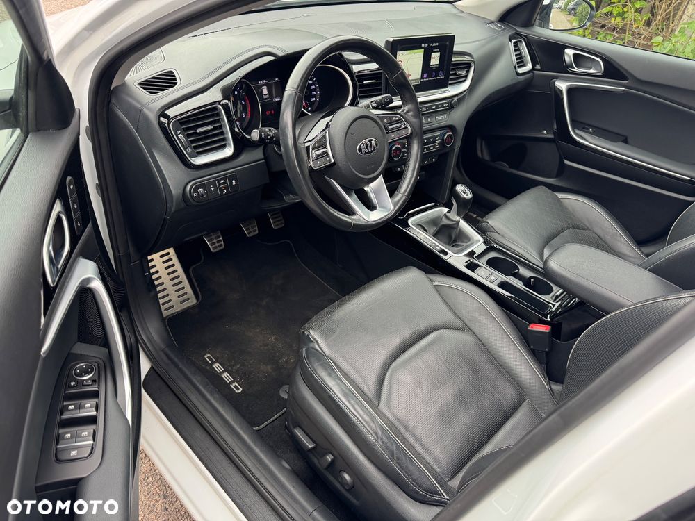 Kia Ceed 1.6 CRDi GT Line - 19