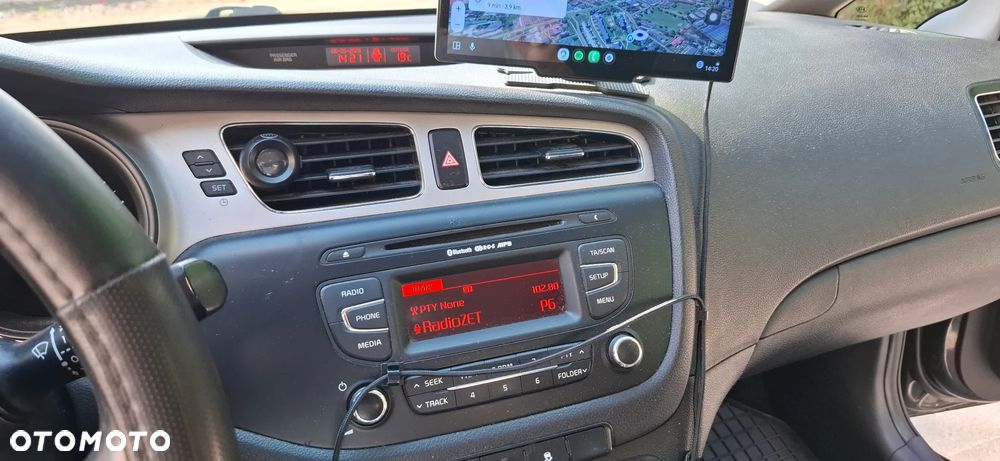 Kia Ceed 1.4 L - 5