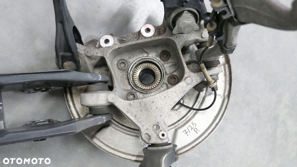 bmw g31 zwrotnica tylna prawa z wahaczami 6861138 komplet - 5