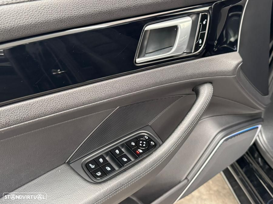 Porsche Panamera 4 E-Hybrid Executive - 37