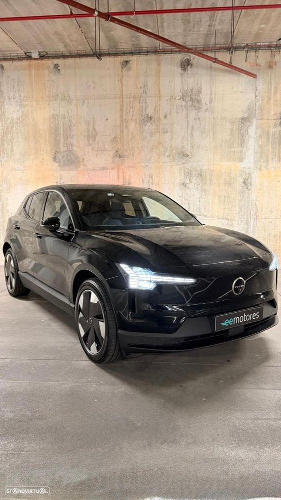 Volvo EX30 69 kWh Single Motor Extended Range Black Edition - 6