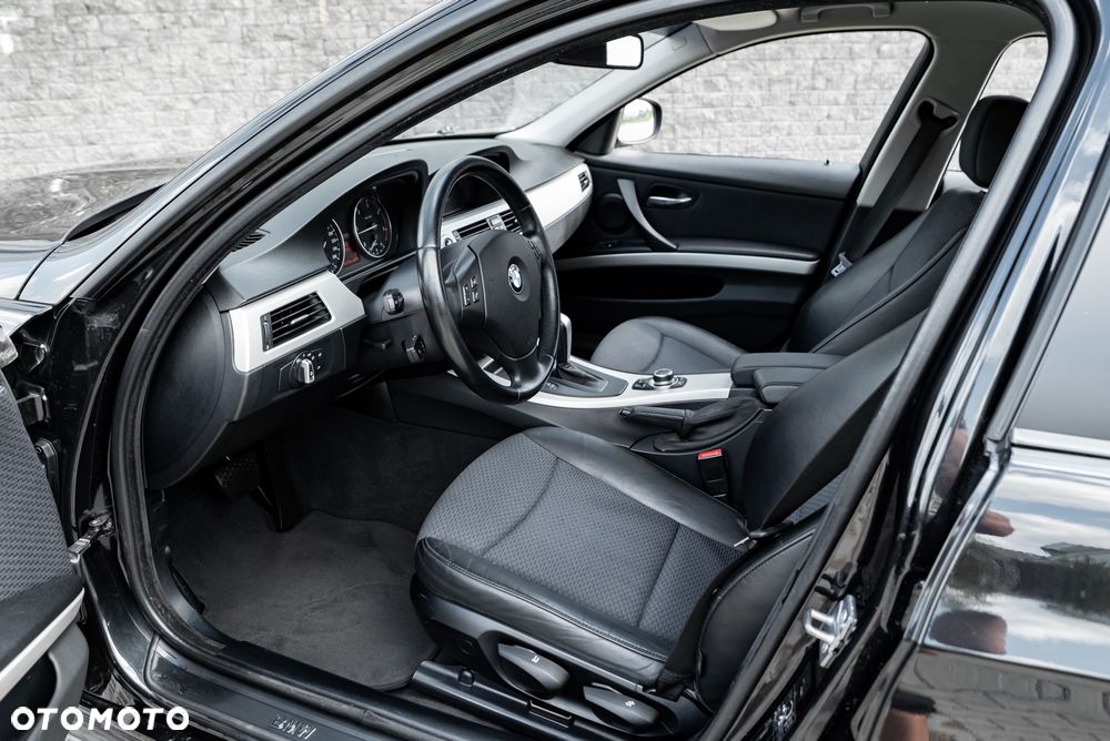 BMW Seria 3 320d xDrive DPF - 17