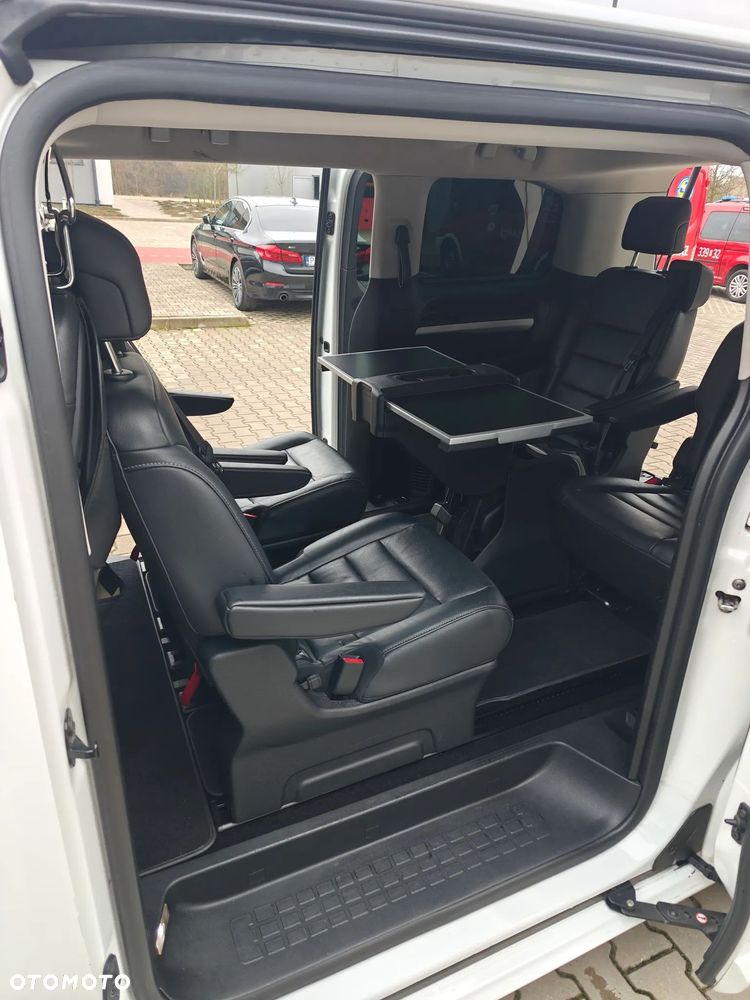 Peugeot Traveller - 6