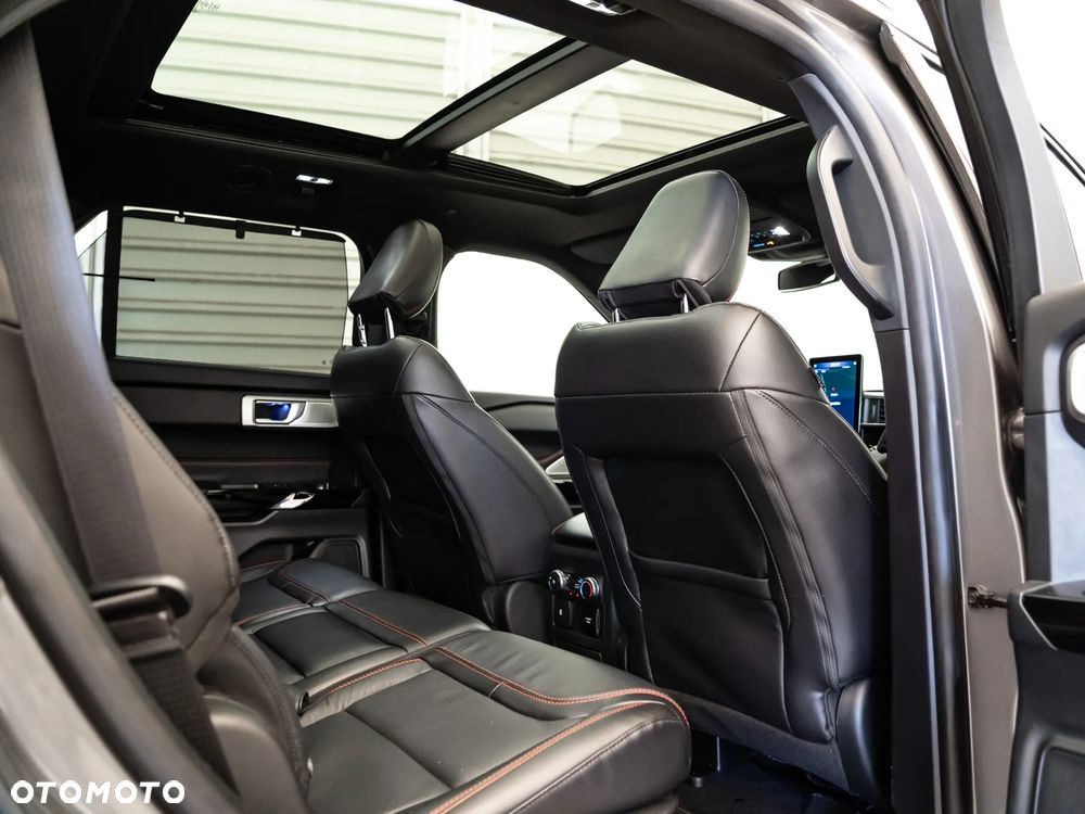 Ford Explorer - 30