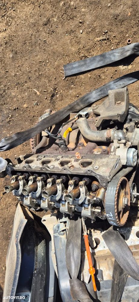 Motor Dacia Logan 2010 1.2 benzina - 5