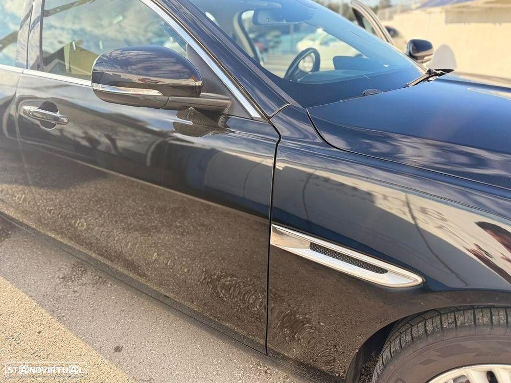 Jaguar XE 2.0 D Pure - 28