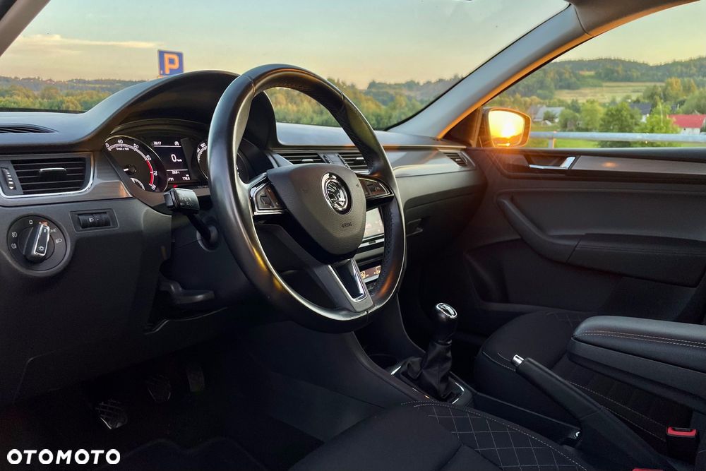 Skoda RAPID Spb 1.0 TSI Style - 10