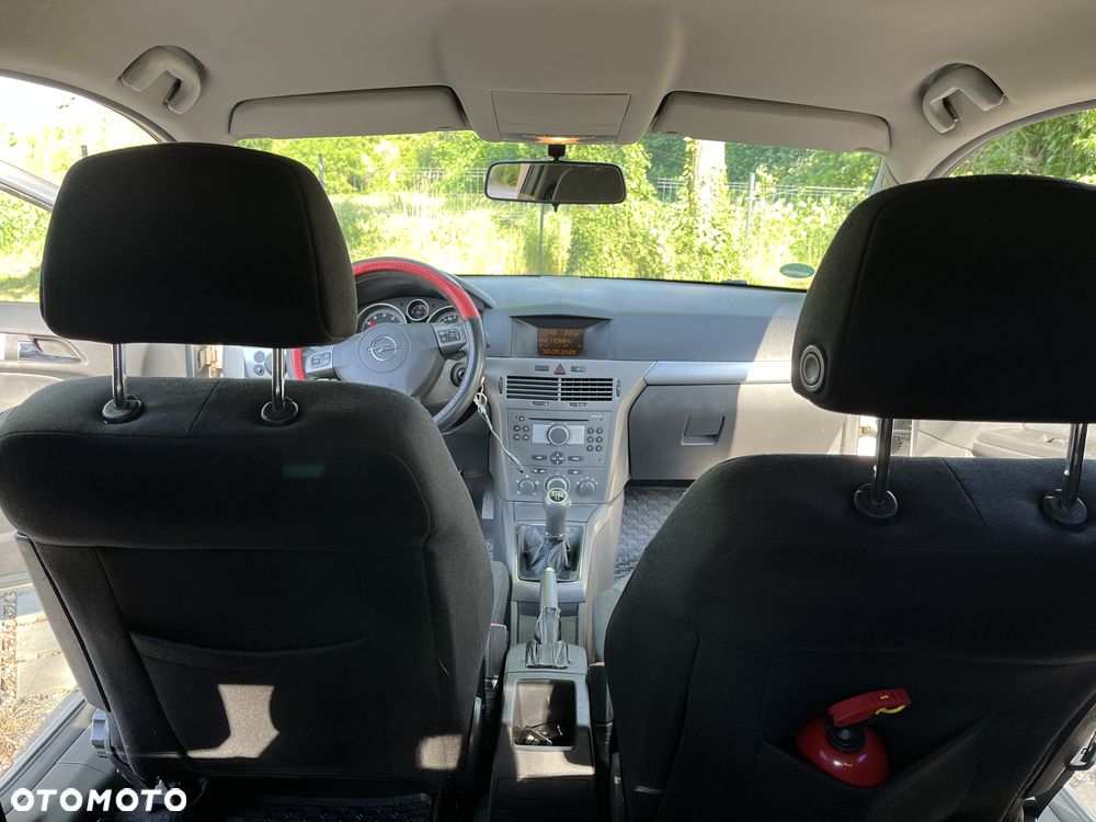 Opel Astra 1.6 Enjoy - 11