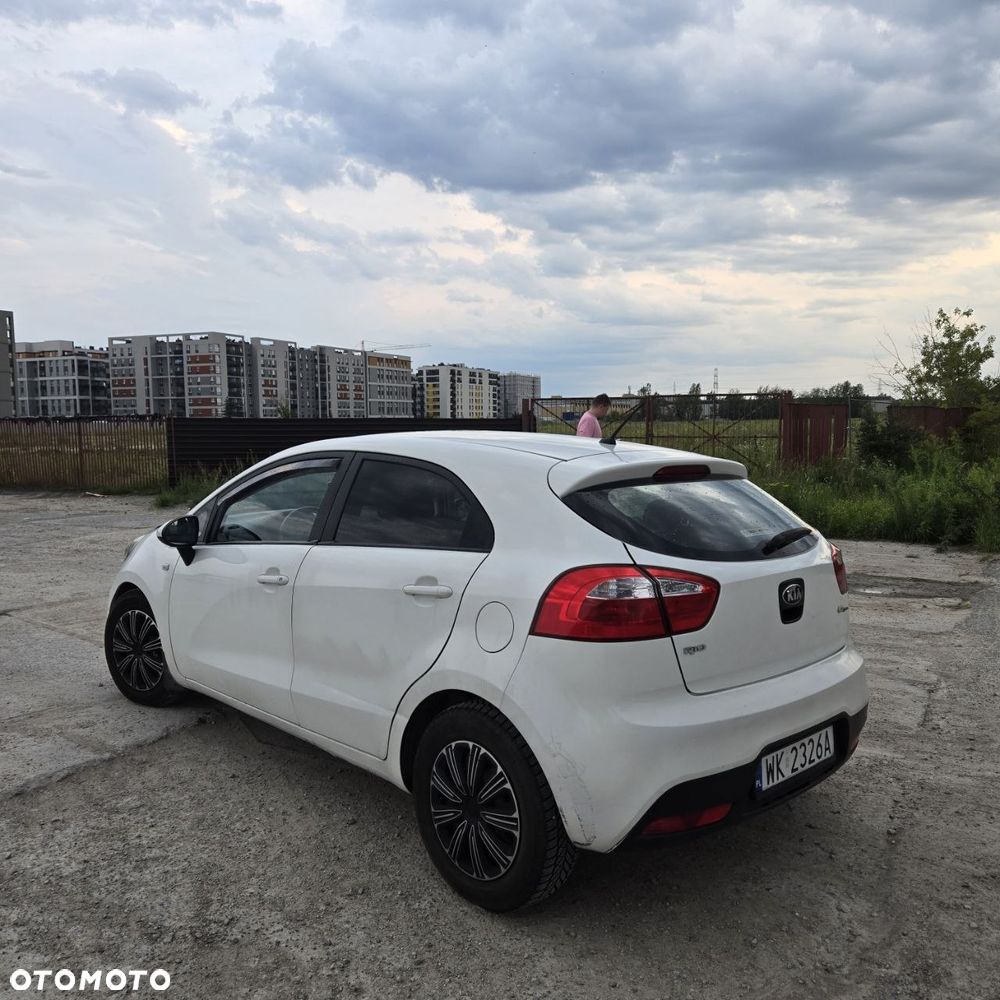 Kia Rio 1.1 crdi M - 4