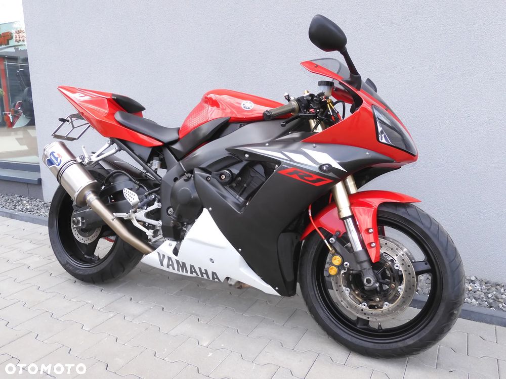Yamaha R1 - 15