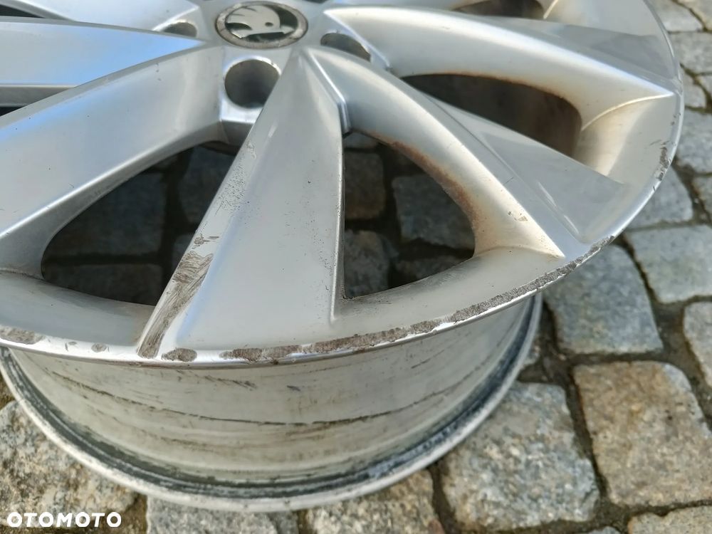 Felga aluminiowa 18 Skoda Superb 3 III 8Jx18H2 ET44 3V0601025AL - 8
