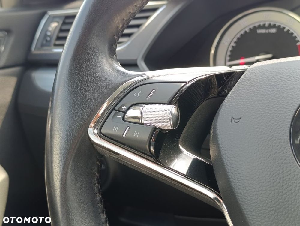 Skoda Superb 1.5 TSI Ambition DSG - 27