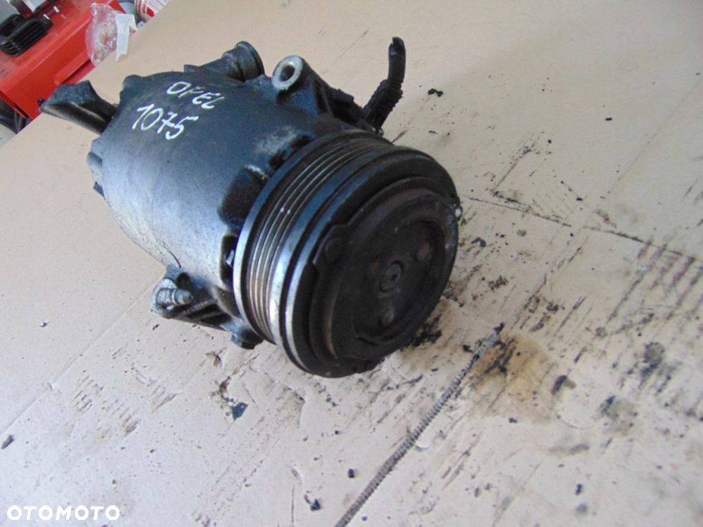 SPRĘŻARKA KLIMATYZACJI KOMPRESOR OPEL CORSA D 1.4 1.2 13124749 - 1