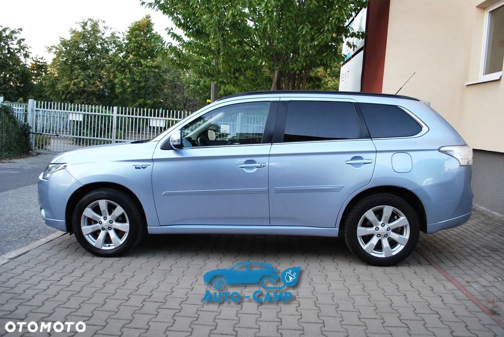 Mitsubishi Outlander Instyle NAVI + - 12