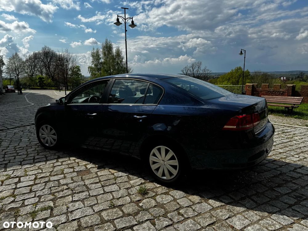 Volkswagen Passat - 10