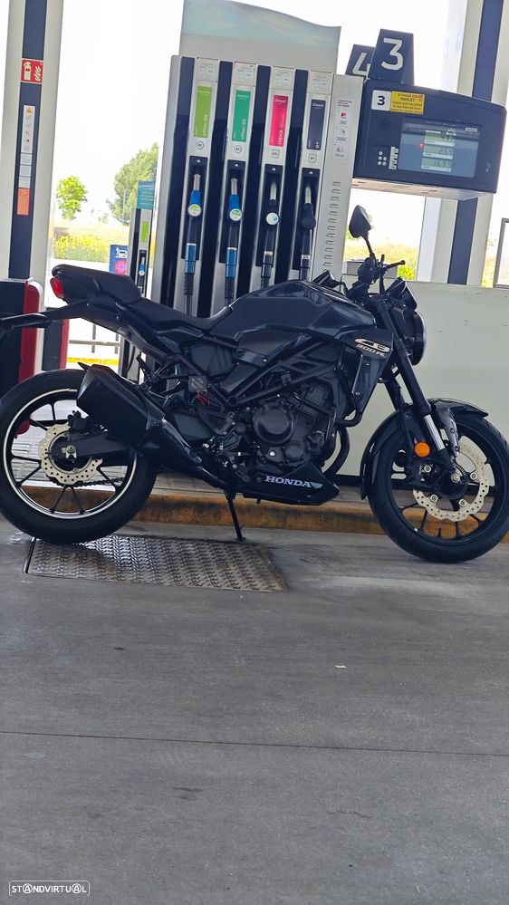 Honda CB CB300R Neo Sport Café - 15