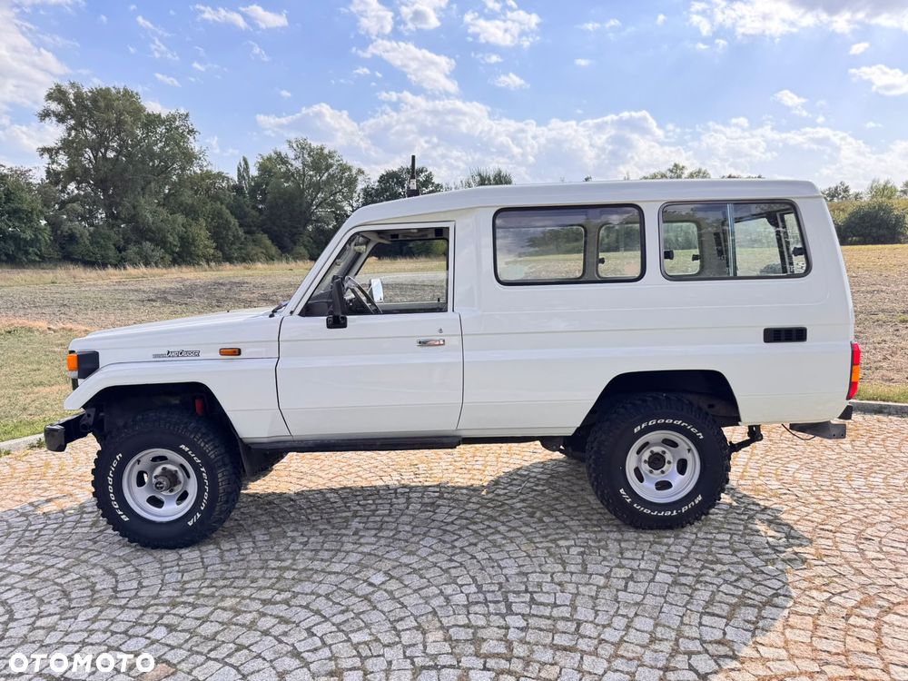 Toyota Land Cruiser - 14