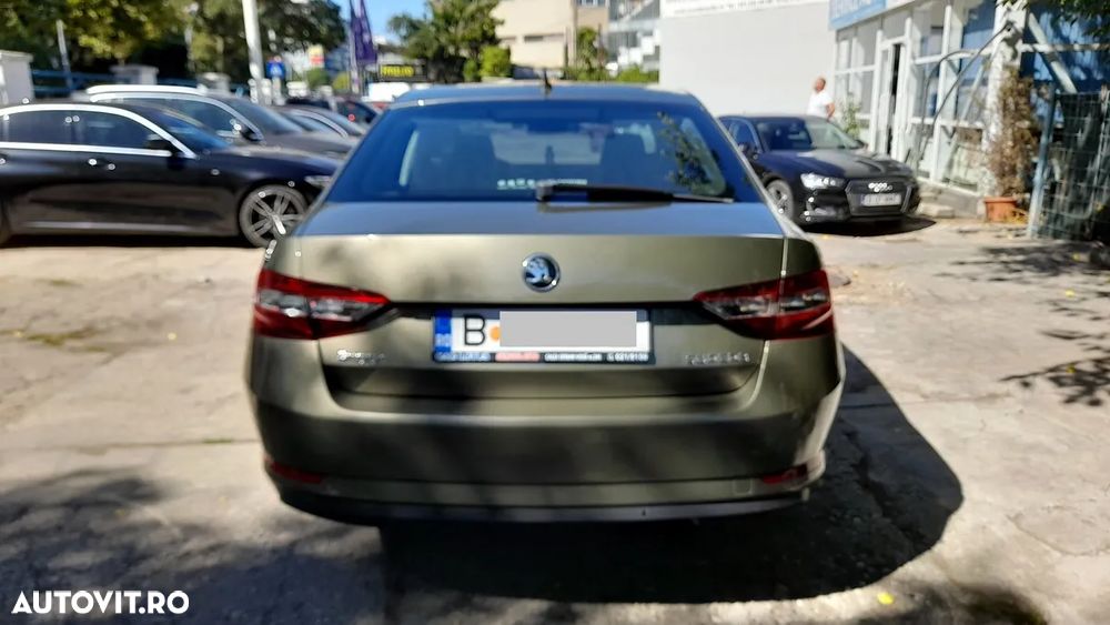 Skoda Superb Combi 2.0 TDI DSG Style - 6