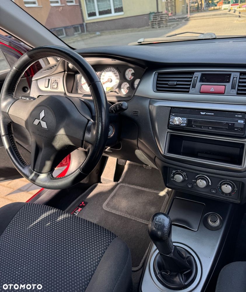 Mitsubishi Lancer - 12