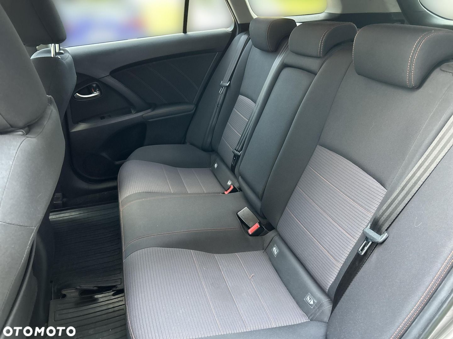 Toyota Avensis - 25
