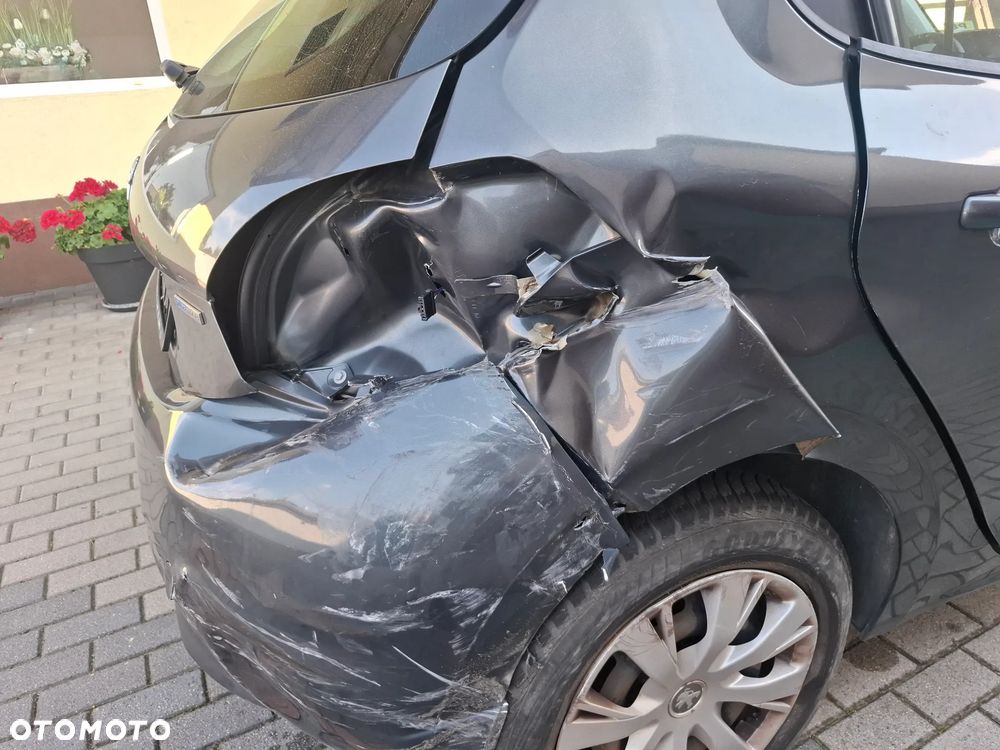 Peugeot 208 - 3