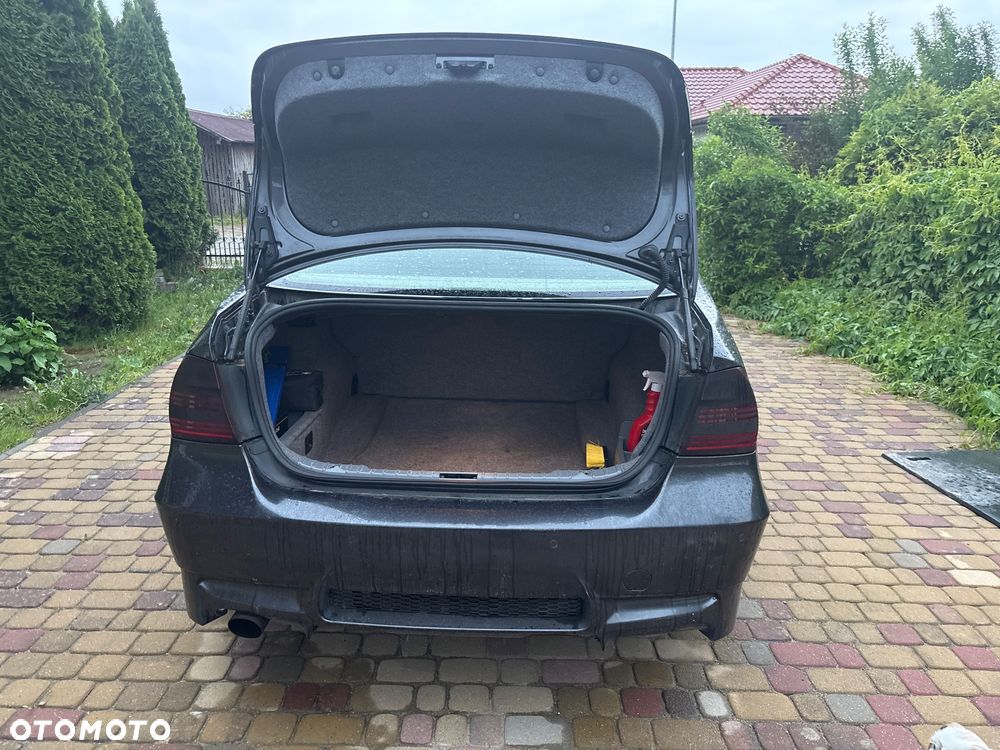 BMW Seria 3 320i - 8