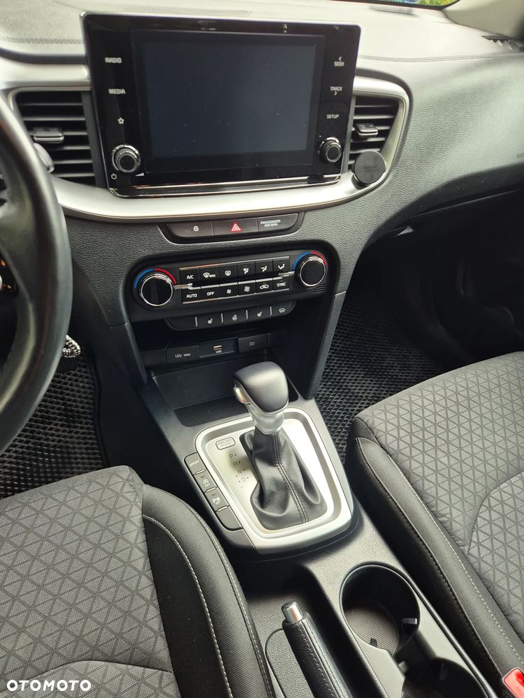 Kia XCeed 1.4 T-GDI M DCT - 11