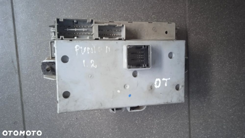 Skrzynka bezpieczników Fiat Punto II 46774356 - 2