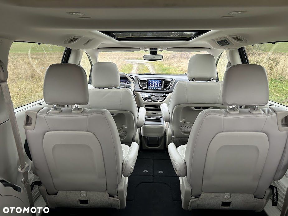 Chrysler Pacifica - 3