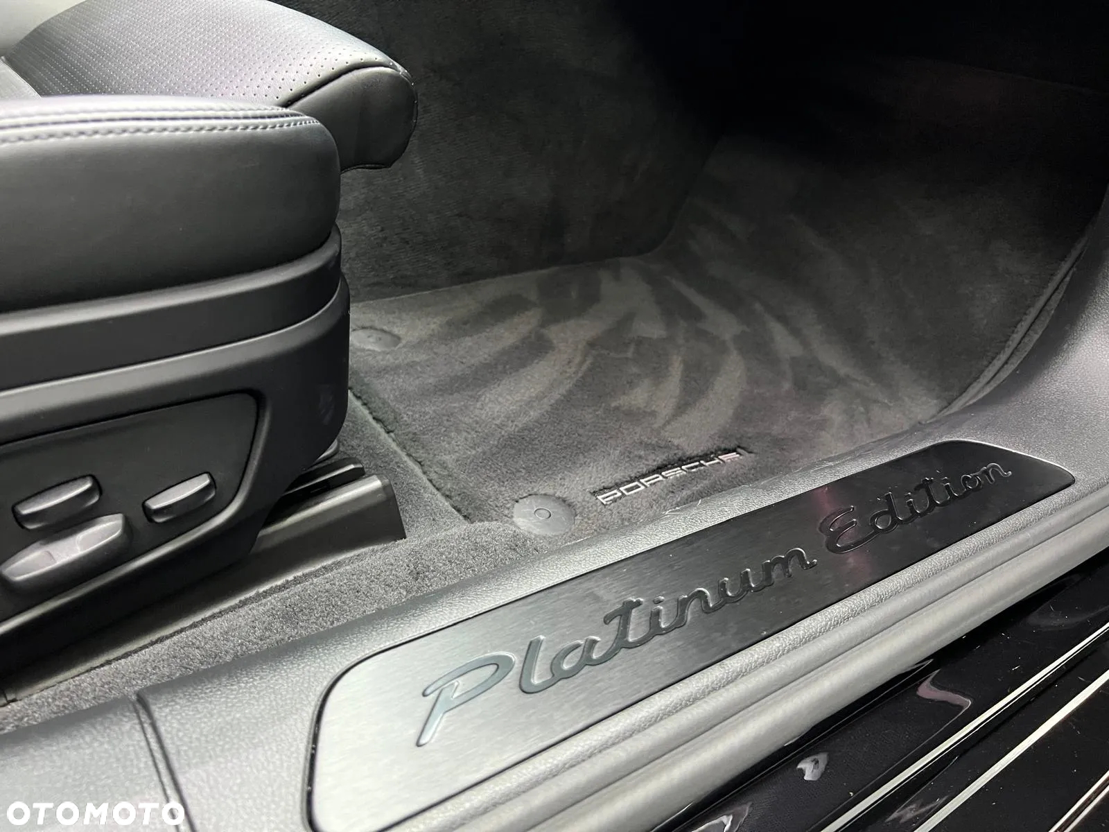 Porsche Panamera 4 E-Hybrid Sport Turismo Platinum Edition - 35