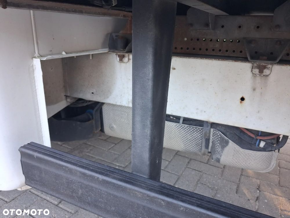 Renault Master Blizniak Kontener Winda - 23