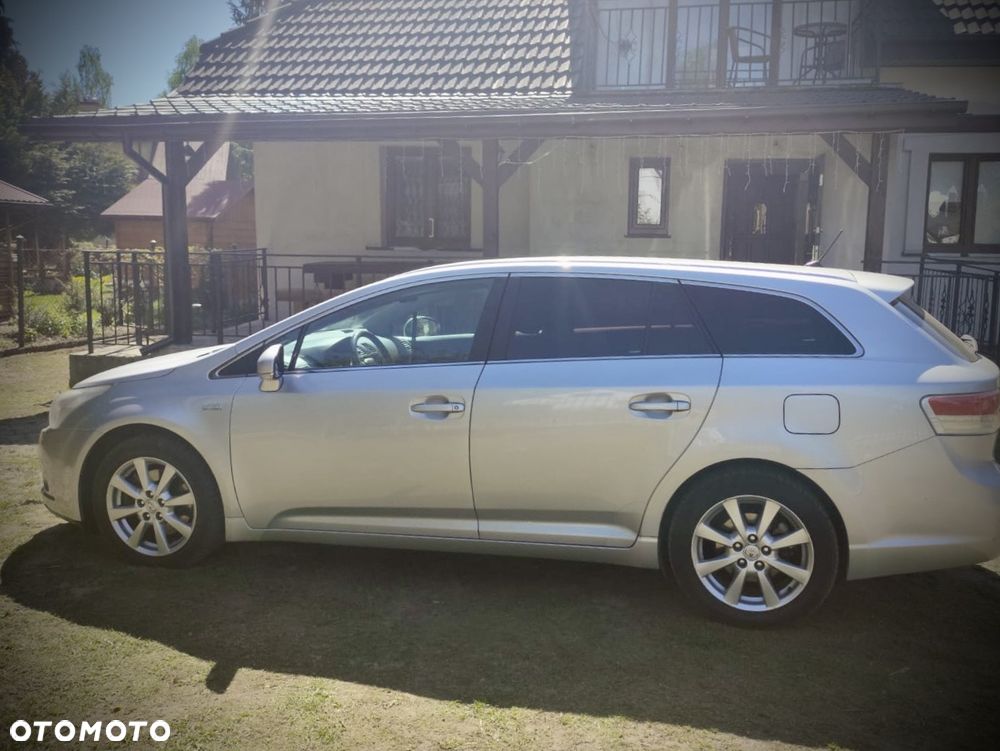 Toyota Avensis - 2
