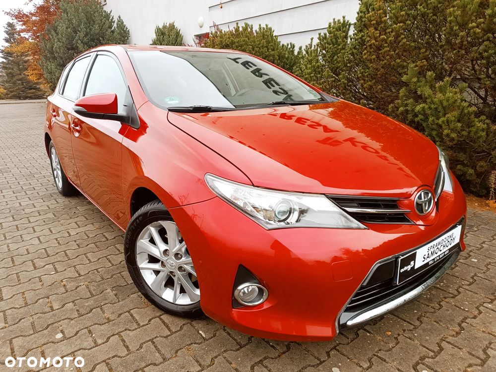 Toyota Auris 2013 photo 3