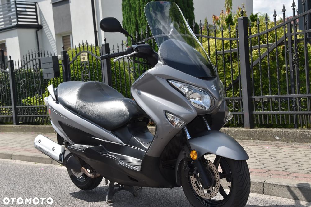 Suzuki Burgman - 6