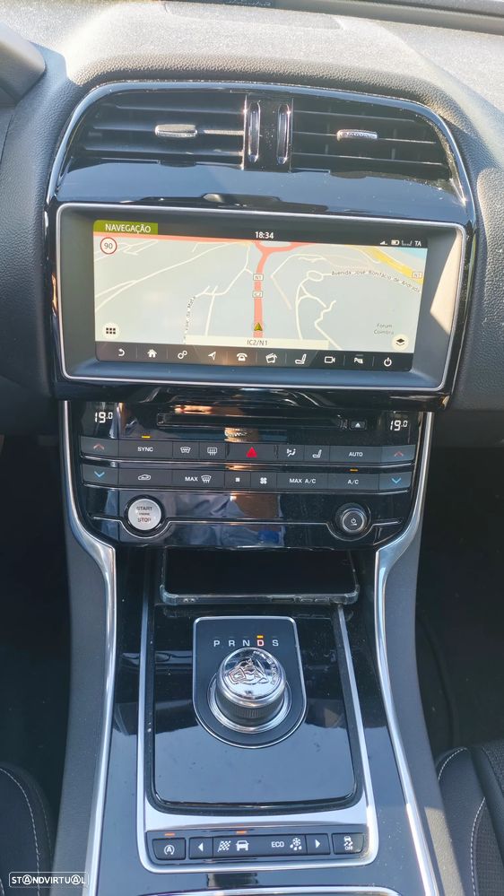 Jaguar XE 2.0 D R-Sport Aut. - 9