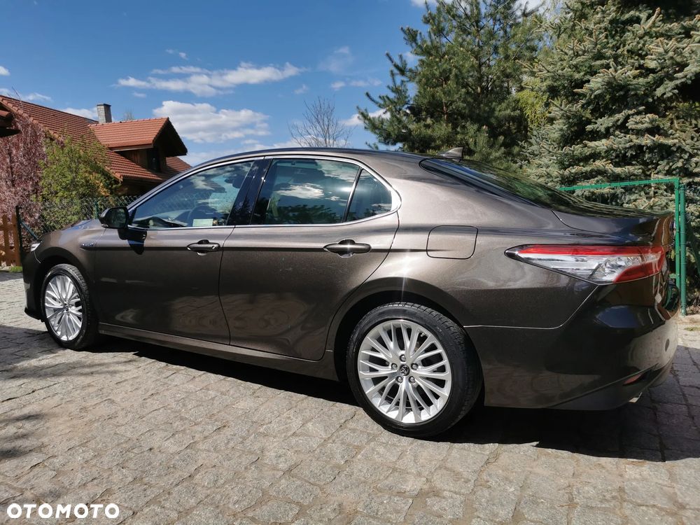 Toyota Camry - 3